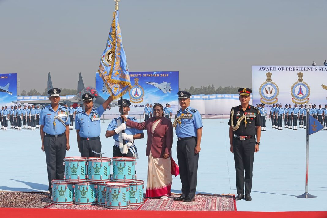 PRESIDENT’S STANDARD AND COLOURS PRESENTATION PRESIDENT’S STANDARD AND COLOURS PRESENTATION