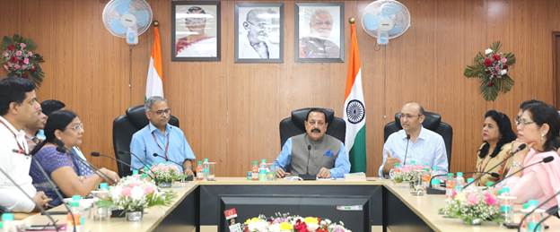 “300 women Scientists to get research grants for 3 years under CSIR- ASPIRE scheme” says Union Minister Dr. Jitendra Singh “300 women Scientists to get research grants for 3 years under CSIR- ASPIRE scheme” says Union Minister Dr. Jitendra Singh