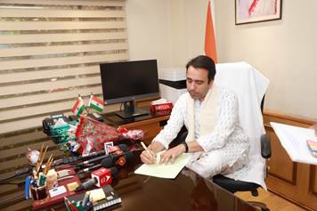 Shri Jayant Chaudhary assumes charge as Minister of State for Ministry of Education Shri Jayant Chaudhary assumes charge as Minister of State for Ministry of Education