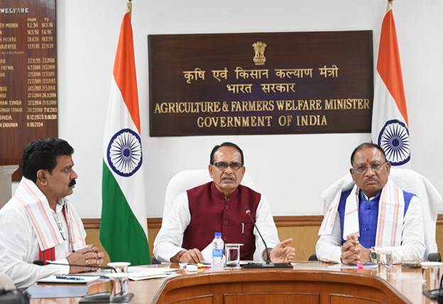 Chhattisgarh Chief Minister Shri Vishnudev Sai and Deputy Chief Minister Shri Vijay Sharma call on Union Minister Shri Shivraj Singh Chouhan in Delhi Chhattisgarh Chief Minister Shri Vishnudev Sai and Deputy Chief Minister Shri Vijay Sharma call on Union Minister Shri Shivraj Singh Chouhan in Delhi