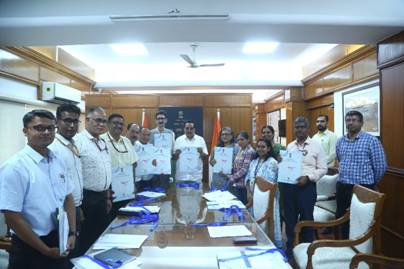 Shri C.R. Paatil releases CWC’s publication ‘Assessment of Area Affected due to Floods in India’ Shri C.R. Paatil releases CWC’s publication ‘Assessment of Area Affected due to Floods in India’
