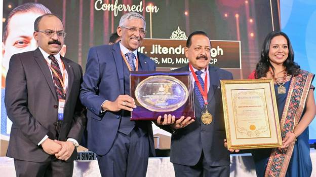Union Minister Dr. Jitendra Singh conferred the prestigious “Lifetime Achievement Award” Union Minister Dr. Jitendra Singh conferred the prestigious “Lifetime Achievement Award”