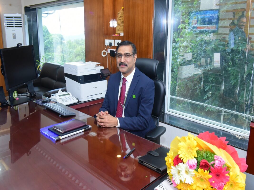 Shri Nandakumar Velayudhan Pillai takes charge as Director Refinery of MRPL Shri Nandakumar Velayudhan Pillai takes charge as Director Refinery of MRPL