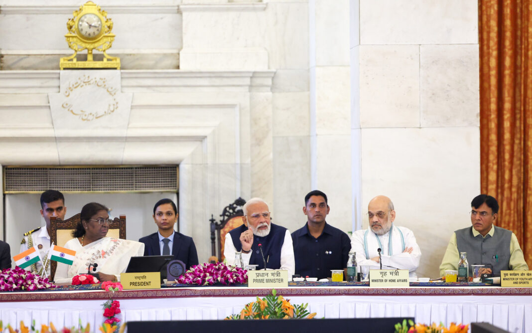 PM attends Conference of Governors at Rashtrapati Bhawan PM attends Conference of Governors at Rashtrapati Bhawan