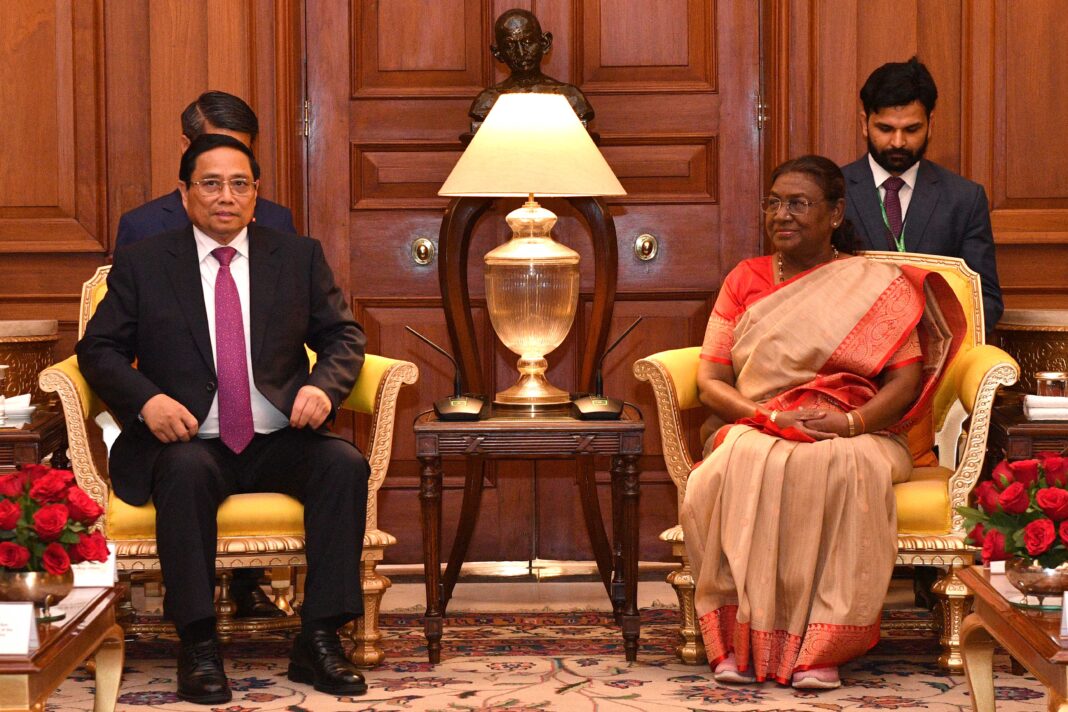 Prime Minister of Vietnam CALLS ON THE PRESIDENT Prime Minister of Vietnam CALLS ON THE PRESIDENT
