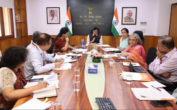 Employment-Linked Incentive Scheme to be Implemented Expeditiously in Mission-Mode: Dr. Mandaviya Employment-Linked Incentive Scheme to be Implemented Expeditiously in Mission-Mode: Dr. Mandaviya
