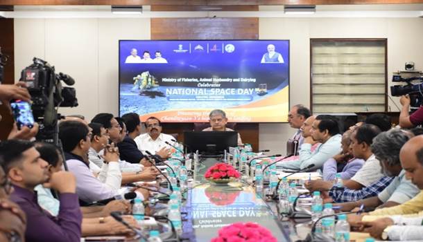 With an allocated budget of Rs. 364 Crores 1,00,000 transponders installation on marine fishing vessels, including both mechanized and motorized vessels across 13 coastal States/UTs: Shri Rajiv Ranjan Singh With an allocated budget of Rs. 364 Crores 1,00,000 transponders installation on marine fishing vessels, including both mechanized and motorized vessels across 13 coastal States/UTs: Shri Rajiv Ranjan Singh