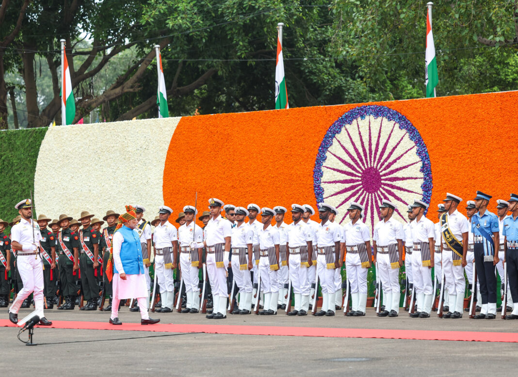 India is becoming ‘Aatmanirbhar’ in defence & emerging as a global manufacturing hub, says Prime Minister Shri Narendra Modi during his Independence Day 2024 address India is becoming ‘Aatmanirbhar’ in defence & emerging as a global manufacturing hub, says Prime Minister Shri Narendra Modi during his Independence Day 2024 address