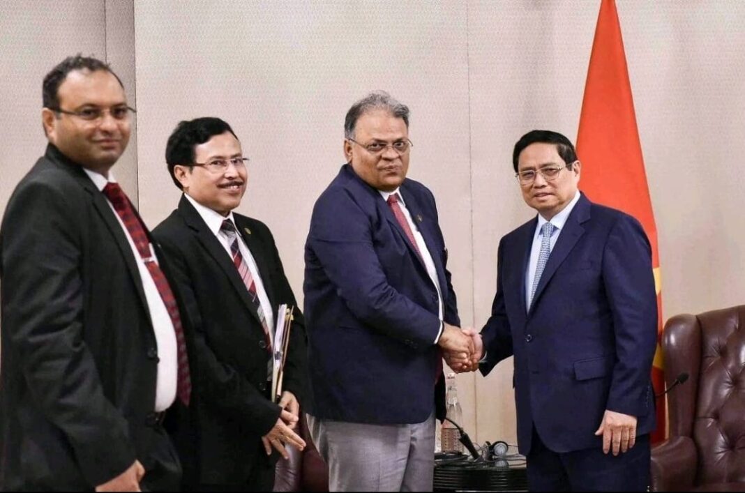 Vietnamese Prime Minister Pham Minh Chinh Meets ONGC Chairman Arun Kumar Singh to Bolster Strategic Energy Partnership. Vietnamese Prime Minister Pham Minh Chinh Meets ONGC Chairman Arun Kumar Singh to Bolster Strategic Energy Partnership.