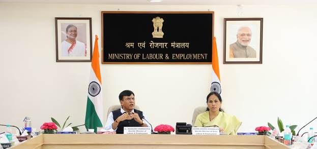 Dr. Mansukh Mandaviya Chairs Roundtable Meeting with Central Trade Union Organisations (CTUOs) Dr. Mansukh Mandaviya Chairs Roundtable Meeting with Central Trade Union Organisations (CTUOs)