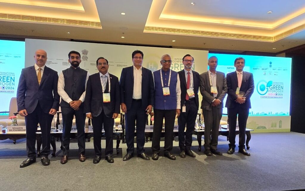 CMD, IREDA Advocates for Innovative Financing to Bridge Green Hydrogen Cost Gap 2 Group photo 1