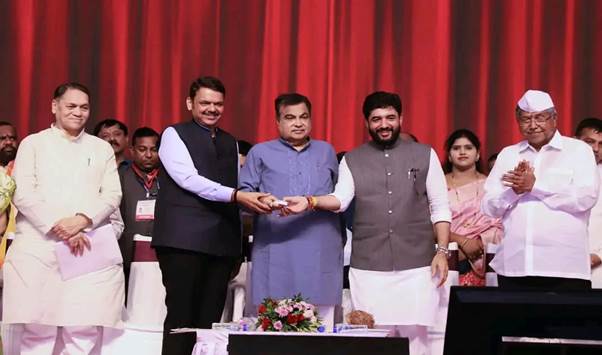 Union Minister for Road Transport and Highways Shri Nitin Gadkari lays the foundation stone for two National Highway projects in Pune, Maharashtra Union Minister for Road Transport and Highways Shri Nitin Gadkari lays the foundation stone for two National Highway projects in Pune, Maharashtra