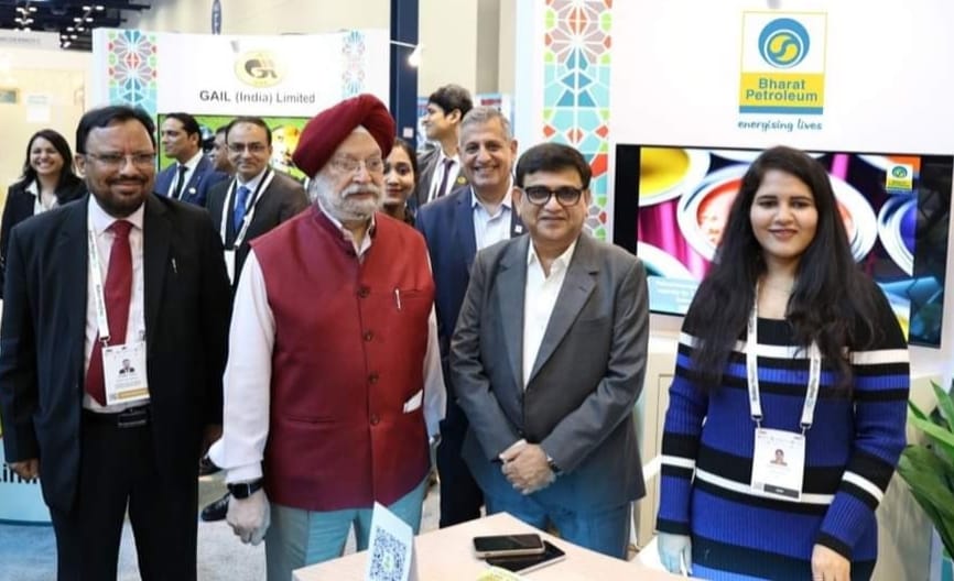 BPCL Welcomes Hon’ble Petroleum Minister Shri Hardeep Singh Puri to India Pavilion at Gastech 2024. BPCL Welcomes Hon’ble Petroleum Minister Shri Hardeep Singh Puri to India Pavilion at Gastech 2024.