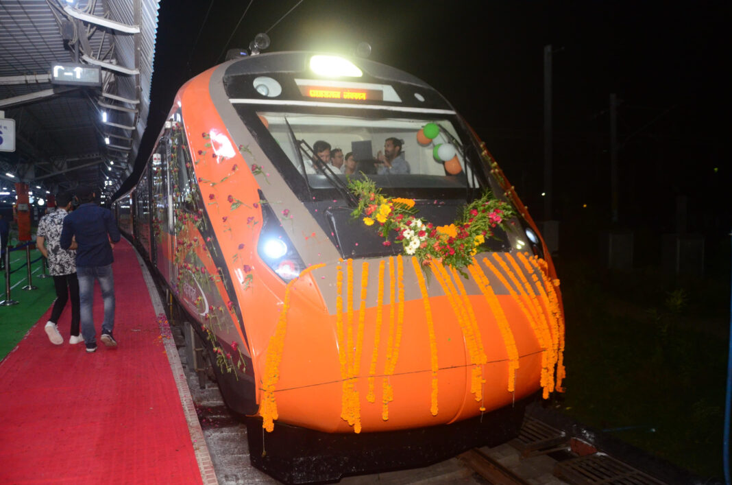 Prime Minister Launches India’s First 20-Coach Vande Bharat Train and Six New Vande Bharat Express Services. Prime Minister Launches India’s First 20-Coach Vande Bharat Train and Six New Vande Bharat Express Services.