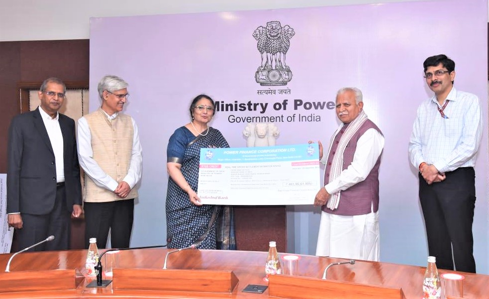 PFC pays finaldividend of Rs. 462 crore to Government of India for the financial year 2023-24 PFC pays finaldividend of Rs. 462 crore to Government of India for the financial year 2023-24