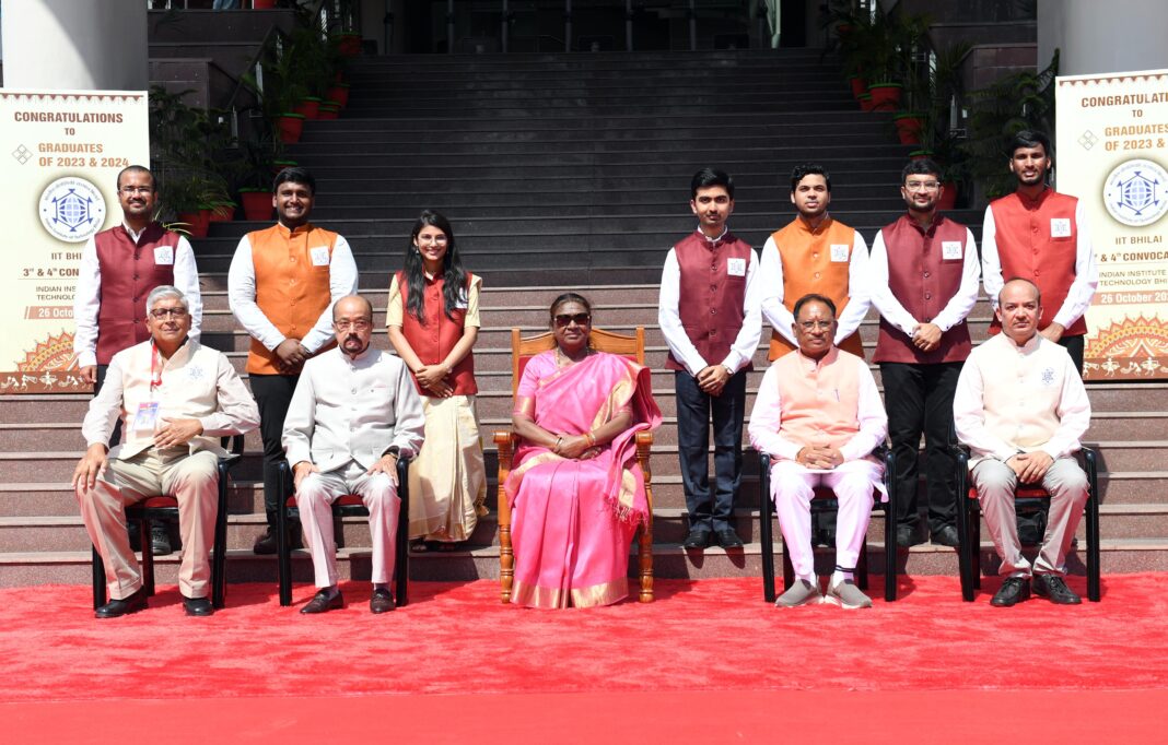 PRESIDENT OF INDIA GRACES CONVOCATION OF IIT BHILAI PRESIDENT OF INDIA GRACES CONVOCATION OF IIT BHILAI