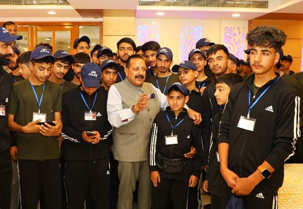 Union Minister Dr Jitendra Singh interacts with students from J&K on Bharat Darshan tour; Union Minister Dr Jitendra Singh interacts with students from J&K on Bharat Darshan tour;