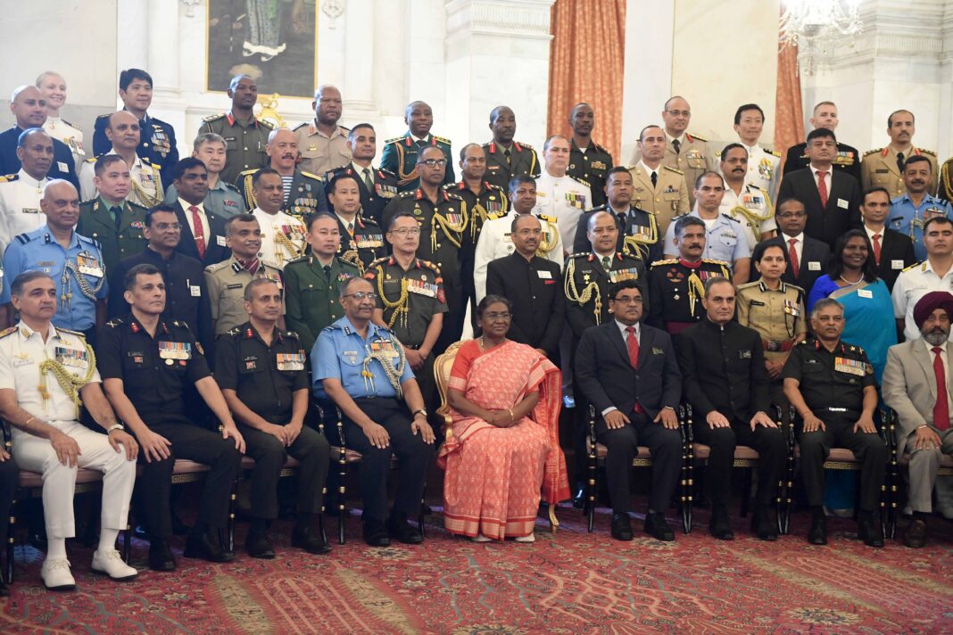 FACULTY AND COURSE MEMBERS OF 64th NDC COURSE CALL ON THE PRESIDENT FACULTY AND COURSE MEMBERS OF 64th NDC COURSE CALL ON THE PRESIDENT