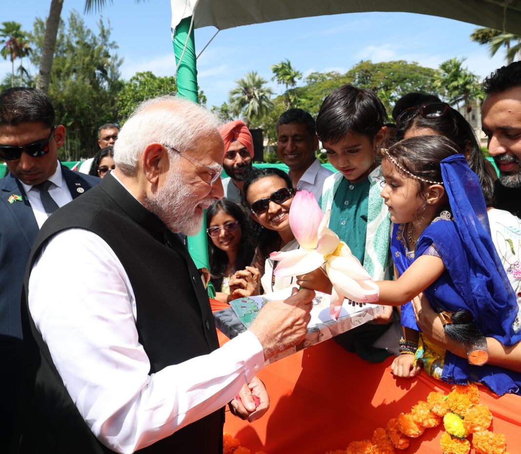 Prime Minister pays tributes to the Arya Samaj monument Prime Minister pays tributes to the Arya Samaj monument