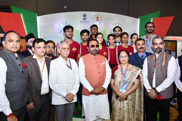 Minister of State (I/C), Ministry of Ayush, Shri Prataprao Jadhav visits Ayush Pavilion at the 43rd India International Trade Fair today Minister of State (I/C), Ministry of Ayush, Shri Prataprao Jadhav visits Ayush Pavilion at the 43rd India International Trade Fair today