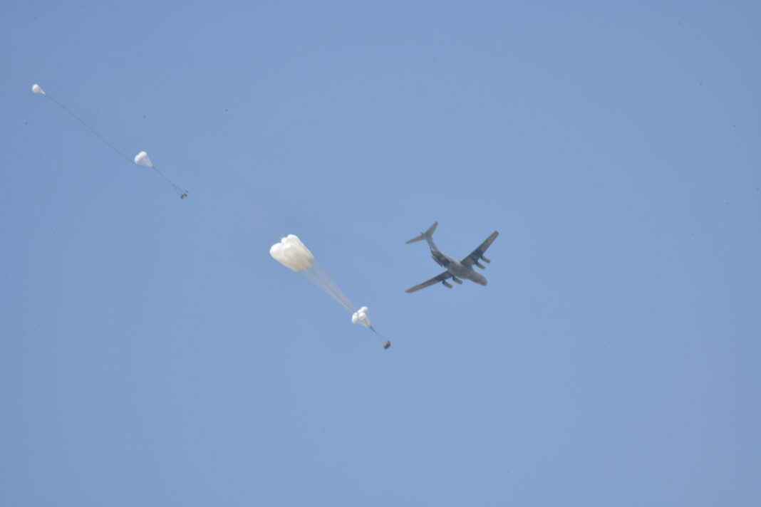DRDO hands over Authority Holding Sealed Particulars of P-7 Parachute System to Directorate General of Quality Assurance DRDO hands over Authority Holding Sealed Particulars of P-7 Parachute System to Directorate General of Quality Assurance
