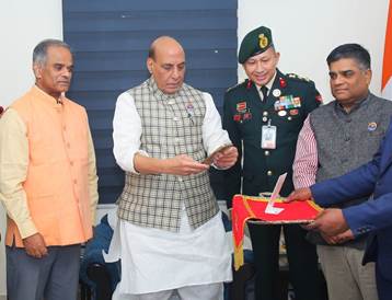 Raksha Mantri urges people to contribute generously to Armed Forces Flag Day Fund Raksha Mantri urges people to contribute generously to Armed Forces Flag Day Fund