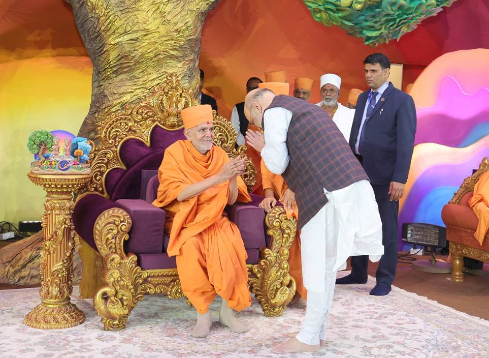 Union Home Minister and Minister of Cooperation Shri Amit Shah addresses the ‘Karyakar Suvarna Mahotsav’ of the BAPS Swaminarayan Sanstha in Ahmedabad Union Home Minister and Minister of Cooperation Shri Amit Shah addresses the ‘Karyakar Suvarna Mahotsav’ of the BAPS Swaminarayan Sanstha in Ahmedabad