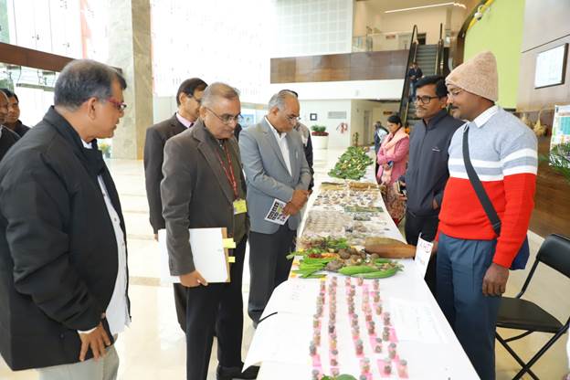 Union Government is keen to promote traditional varieties through various schemes related to agriculture and horticulture: Secretary Dr. Devesh Chaturvedi Union Government is keen to promote traditional varieties through various schemes related to agriculture and horticulture: Secretary Dr. Devesh Chaturvedi