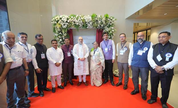 Union Home Minister and Minister of Cooperation, Shri Amit Shah inaugurates Shri Babulal Roopchand Shah Mahavir Cancer Hospital and Shri Phoolchandbhai Jaikishandas Vakharia Sanatorium in Surat, Gujarat Union Home Minister and Minister of Cooperation, Shri Amit Shah inaugurates Shri Babulal Roopchand Shah Mahavir Cancer Hospital and Shri Phoolchandbhai Jaikishandas Vakharia Sanatorium in Surat, Gujarat
