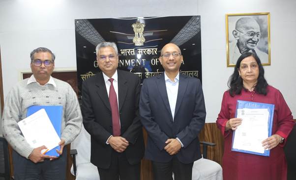 Signing of Memorandum of Understanding between Data Informatics and Ministry of Statistics and Programme Implementation (MoSPI) and Indraprastha Institute of Information Technology (IIIT-Delhi) Signing of Memorandum of Understanding between Data Informatics and Ministry of Statistics and Programme Implementation (MoSPI) and Indraprastha Institute of Information Technology (IIIT-Delhi)