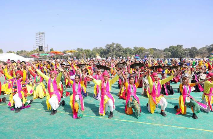 ‘Jayati Jai Mamahḧ Bharatam’ by Ministry of Culture & Sangeet Natak Akademi Captivates Audiences at the Republic Day Parade 2025 1 image 29