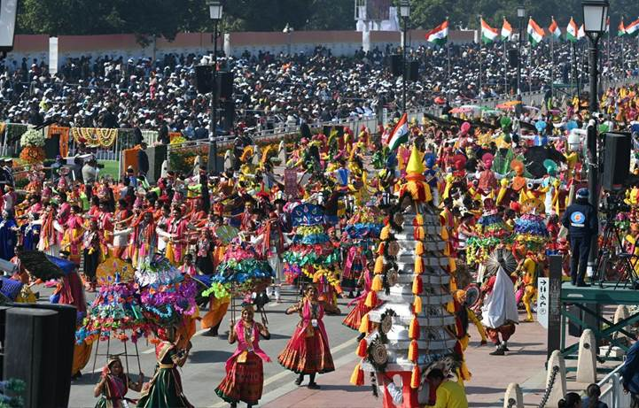 ‘Jayati Jai Mamahḧ Bharatam’ by Ministry of Culture & Sangeet Natak Akademi Captivates Audiences at the Republic Day Parade 2025 2 image 30