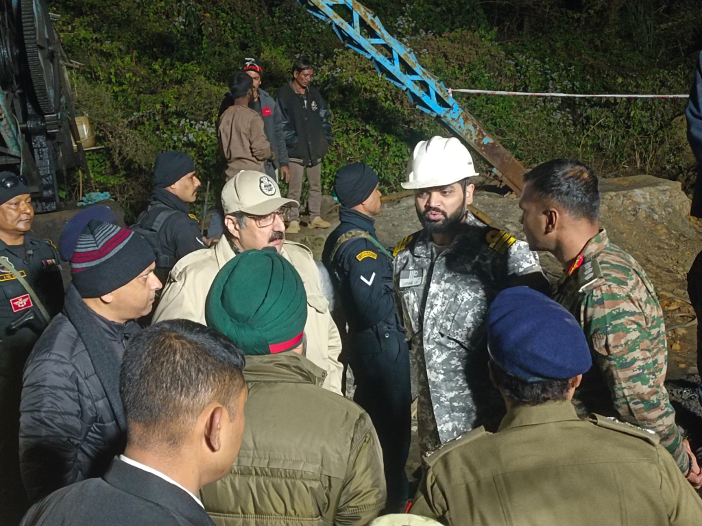 INDIAN NAVY TEAM DEPLOYED TO ASSIST IN RESCUE OF MINERS TRAPPED IN UMRANGSO, ASSAM 1 image 7