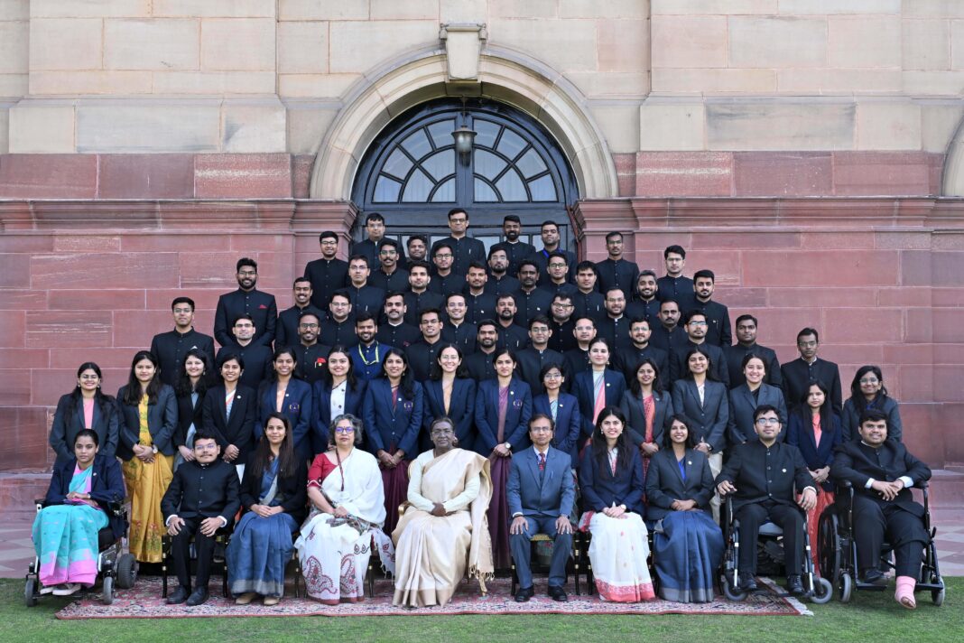 Probationers of Key Civil Services Meet President Droupadi Murmu at Rashtrapati Bhavan Probationers of Key Civil Services Meet President Droupadi Murmu at Rashtrapati Bhavan