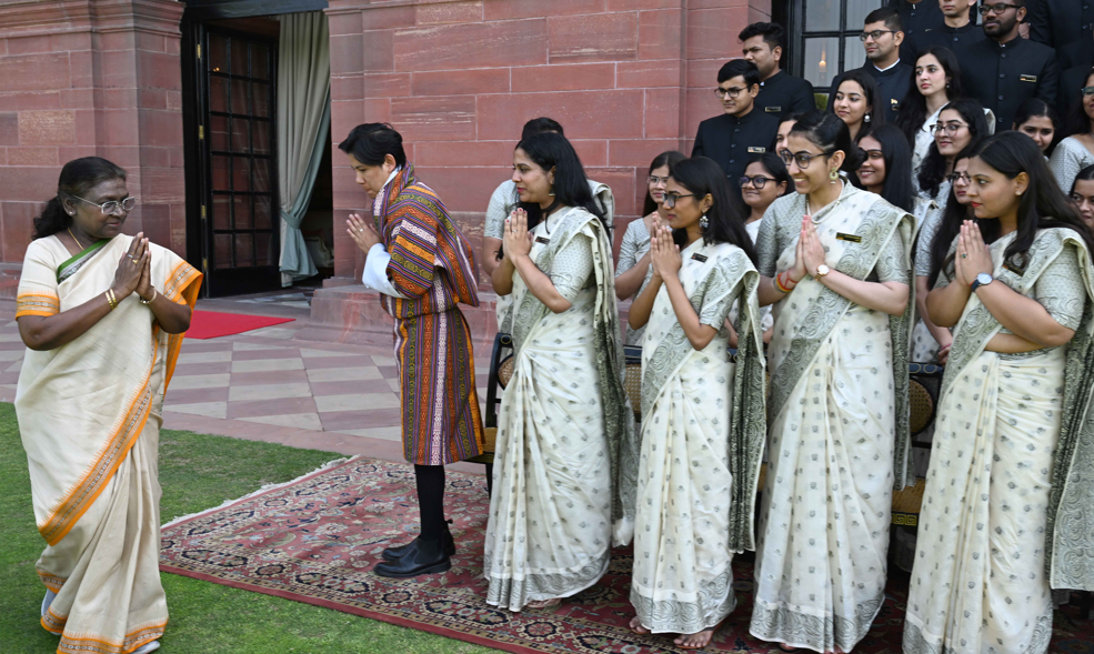 Trainee officers of Indian Revenue Service met President Trainee officers of Indian Revenue Service met President