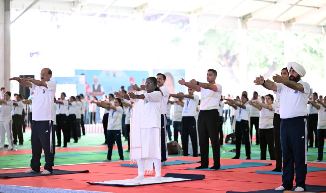 President of India Leads Mass Yoga Demonstration on International Yoga Day President of India Leads Mass Yoga Demonstration on International Yoga Day