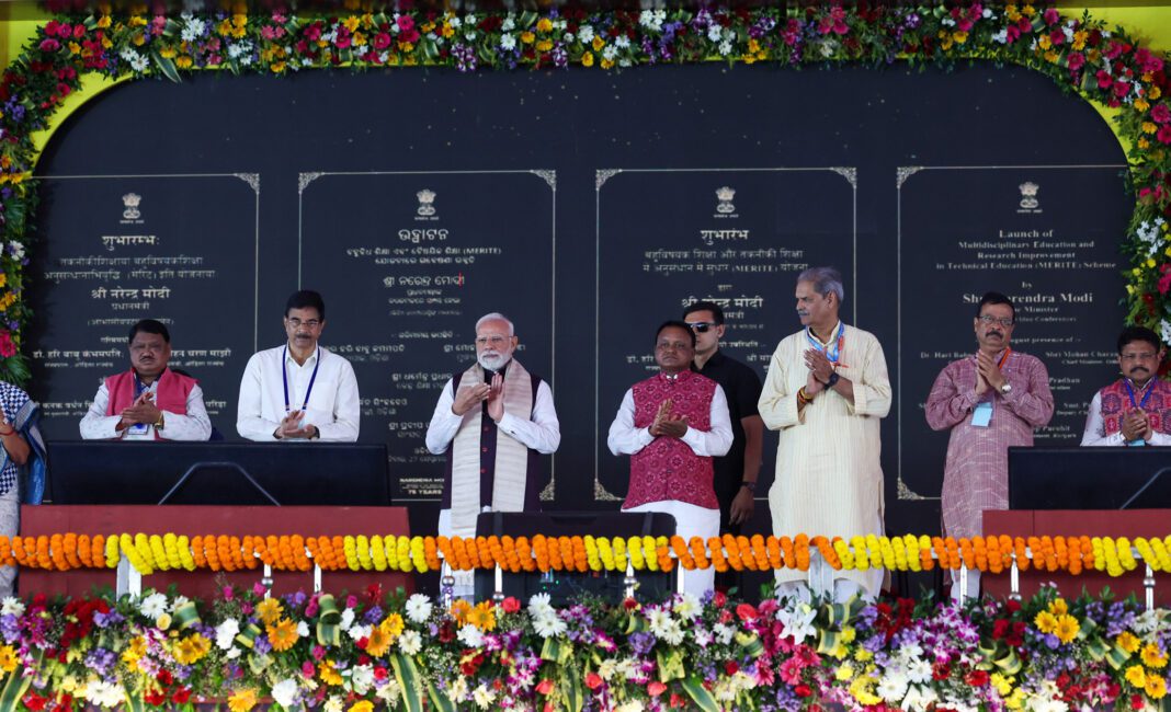 Prime Minister Inaugurates and Lays Foundation for Development Projects Worth Over Rs 60,000 Crore in Jharsuguda, Odisha Prime Minister Inaugurates and Lays Foundation for Development Projects Worth Over Rs 60,000 Crore in Jharsuguda, Odisha