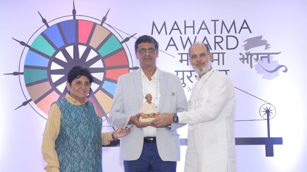 Krishna Hegde Miyar Conferred Mahatma Award for Lifetime Achievement in Social Responsibility Krishna Hegde Miyar Conferred Mahatma Award for Lifetime Achievement in Social Responsibility