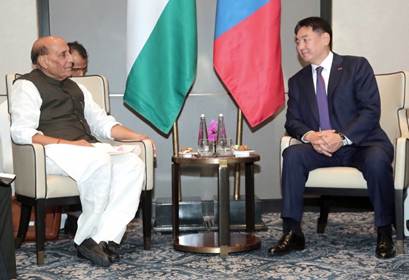 Raksha Mantri Meets President of Mongolia in New Delhi to Strengthen Strategic Ties Raksha Mantri Meets President of Mongolia in New Delhi to Strengthen Strategic Ties