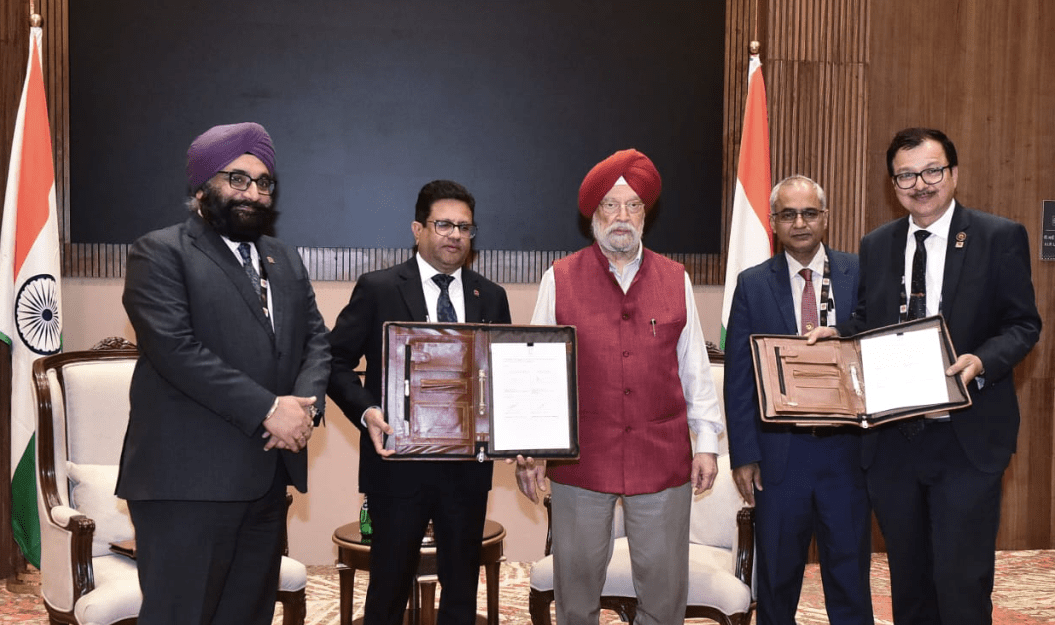 Petronet LNG and IndianOil Sign MoU at India Energy Week 2026 to Develop 25 CBG Plants Petronet LNG and IndianOil Sign MoU at India Energy Week 2026 to Develop 25 CBG Plants