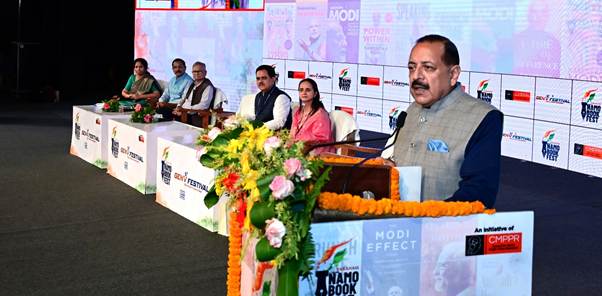 Union Minister Jitendra Singh interacts with students at the NaMo Book Fest in Varanasi.